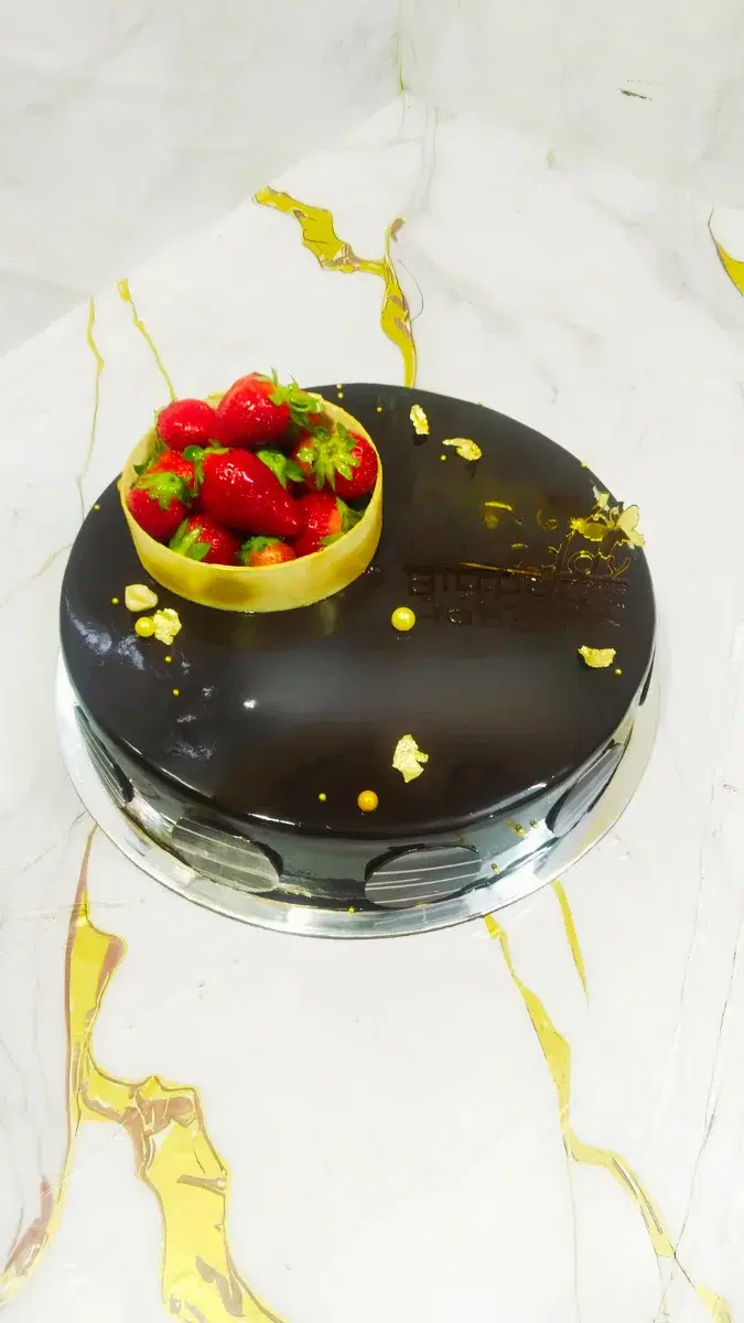 Chocolate Strawberry (White & Dark)